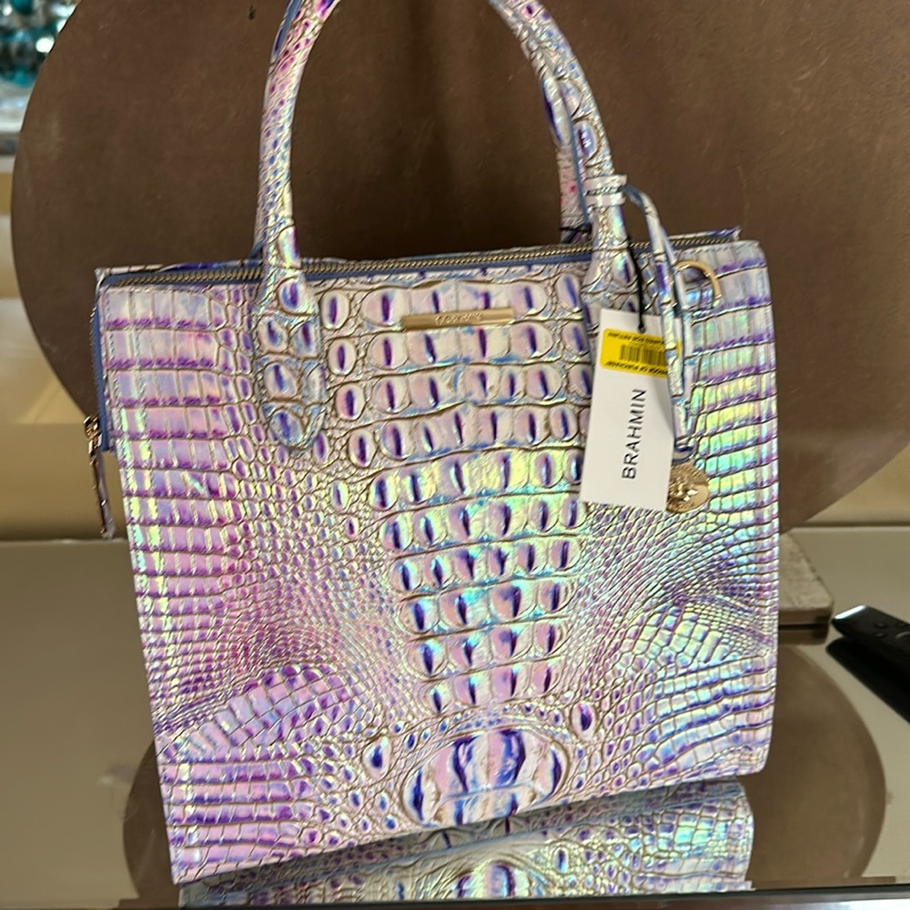 Authentic Brahmin purse and Wallet!!!
Brand new !!!
Tags attached!!